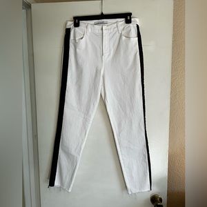 Jbrand Alana white skinny jean w/black side stripe Size 31